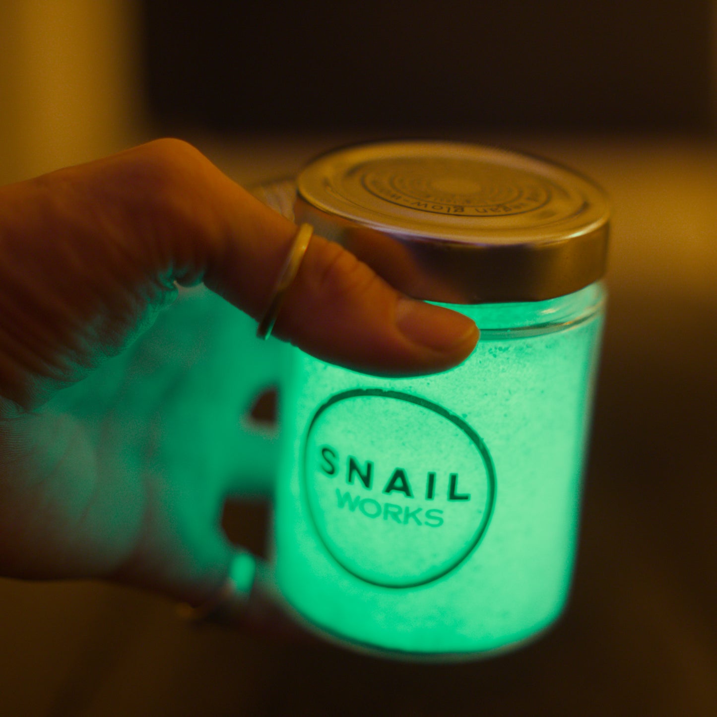 Freeze-dried Vegan Glow-worm Chunks
