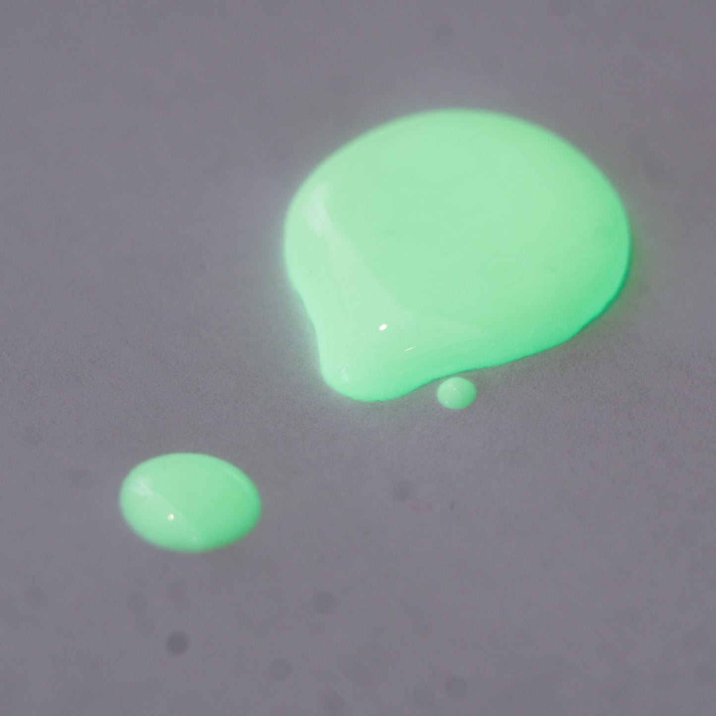 Vegan Glow-Worm Paint