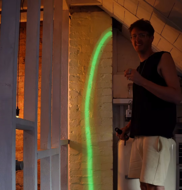 Vegan Glow-Worm Paint